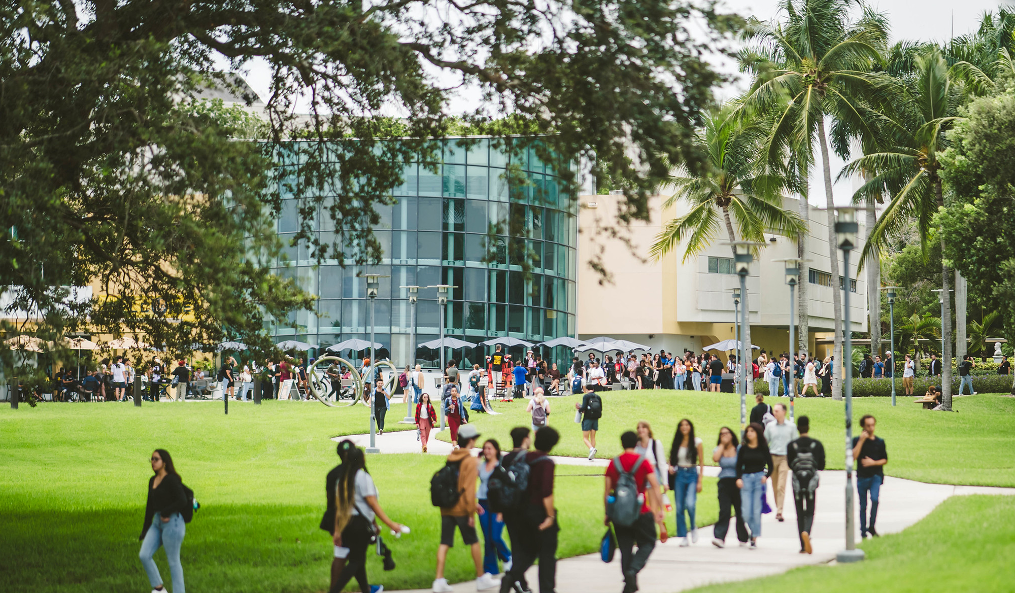 MYFIU-Students-Walking