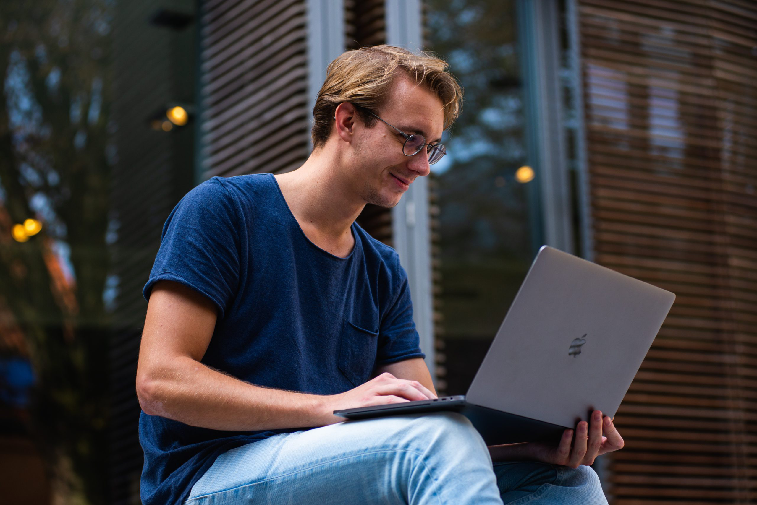 college-student-computer